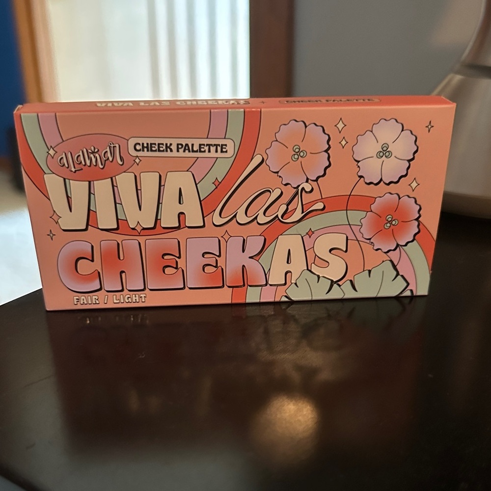Alamar Viva Las Cheekas Cheek Palette in Pastel Hues